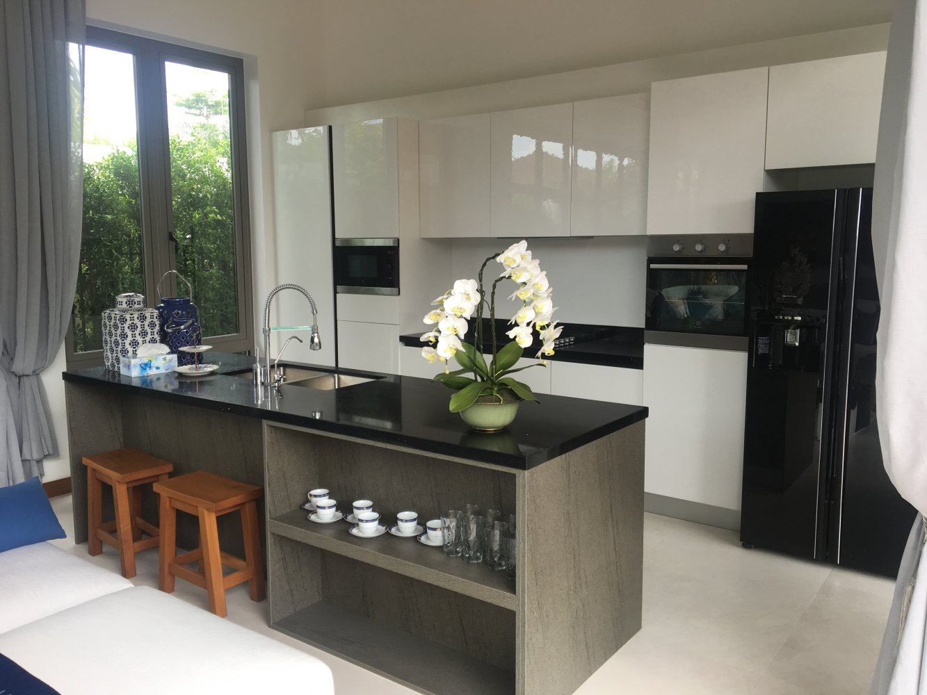 Property image - full photo 2