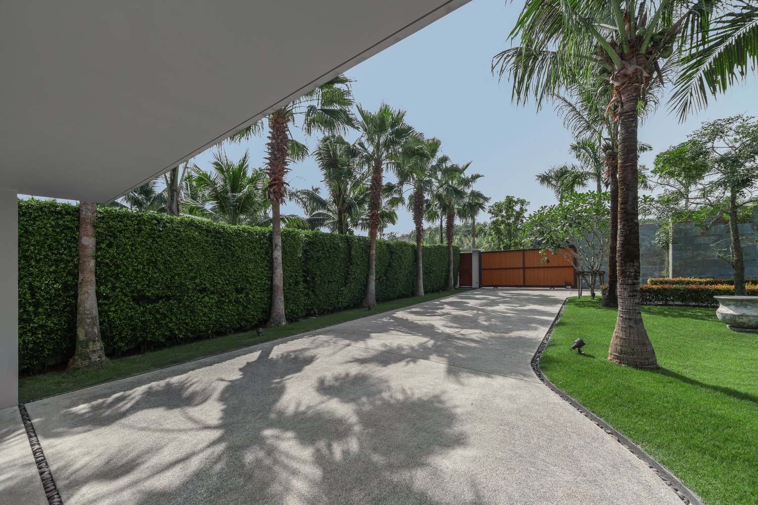 Property image - full photo 32