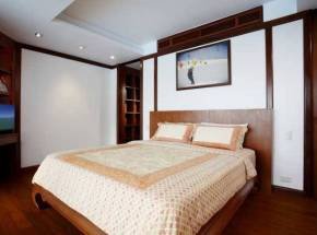 Property image - full photo 11