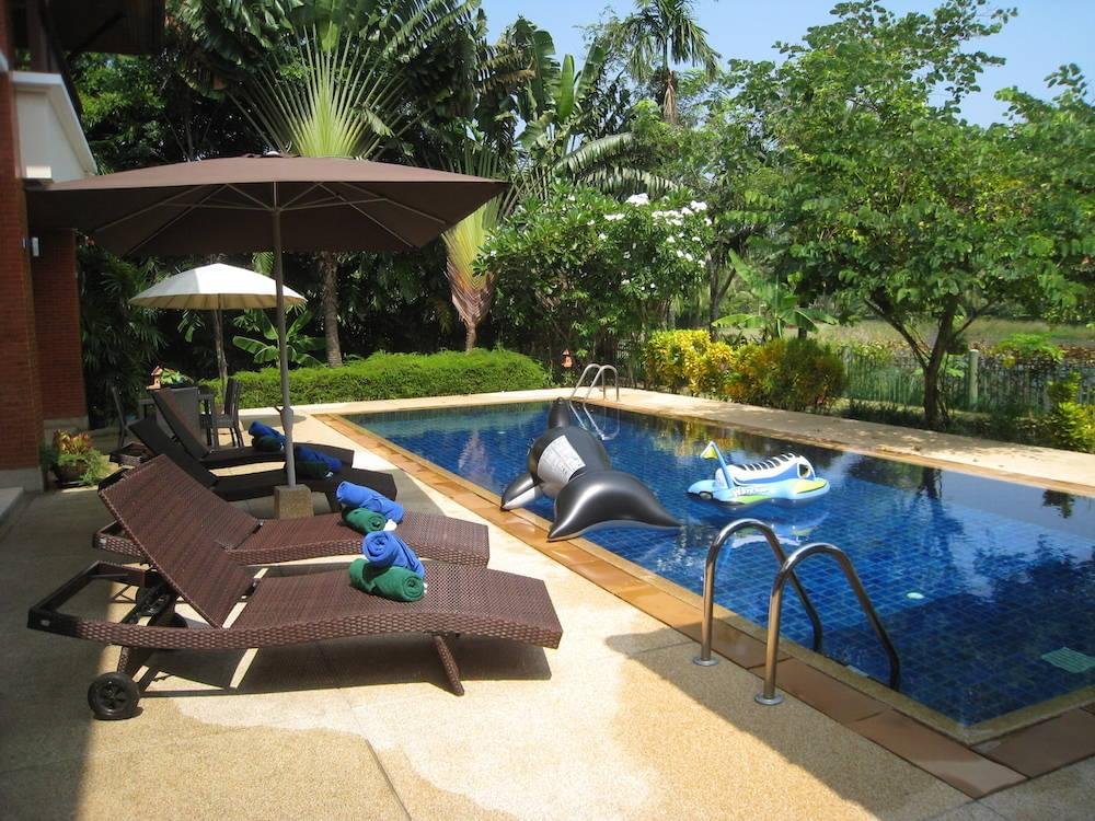 Property image - full photo 16