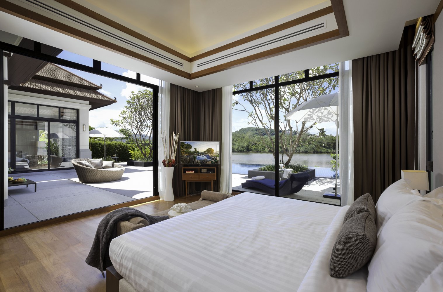 Property image - full photo 8