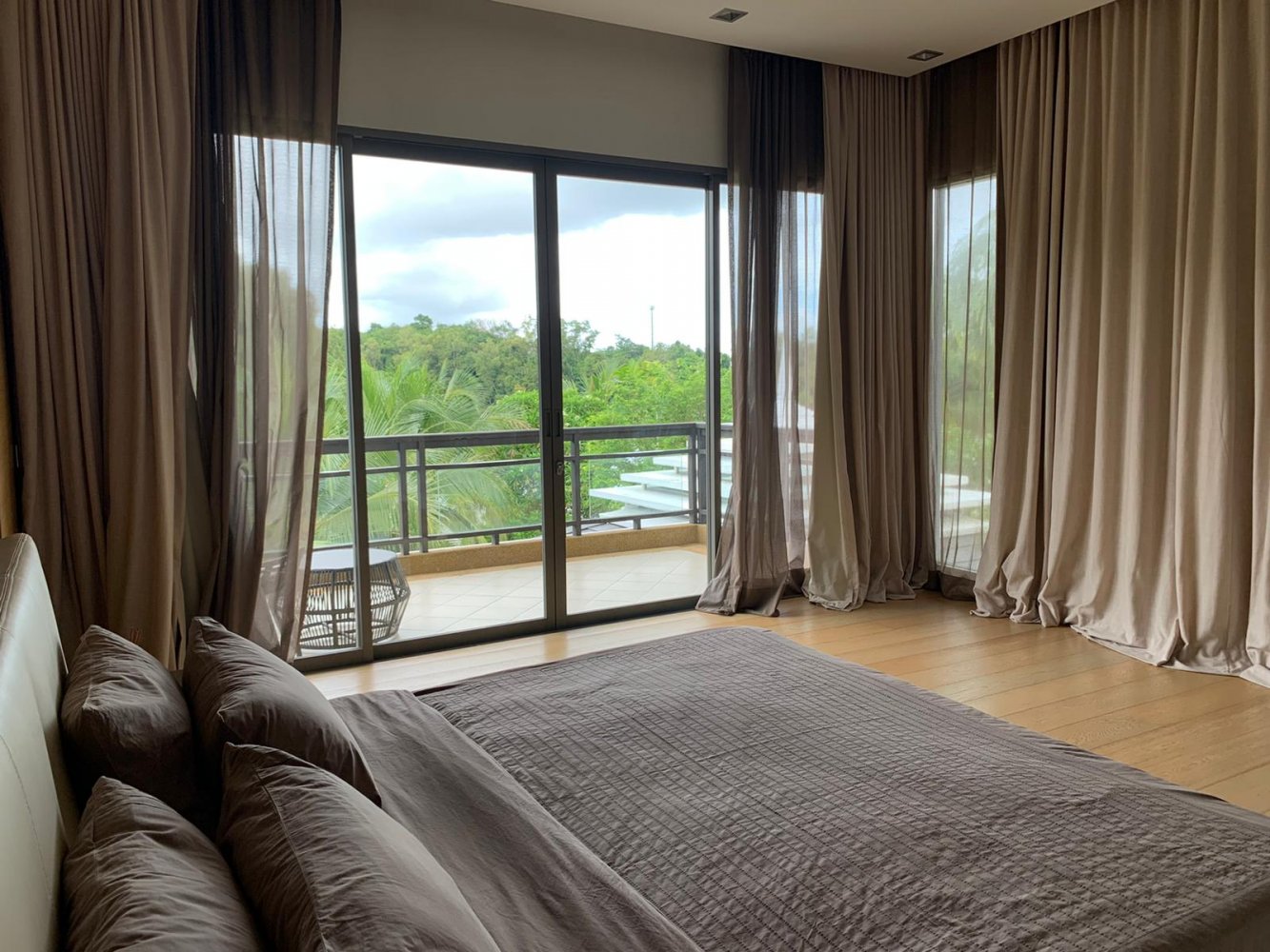 Property image - full photo 39