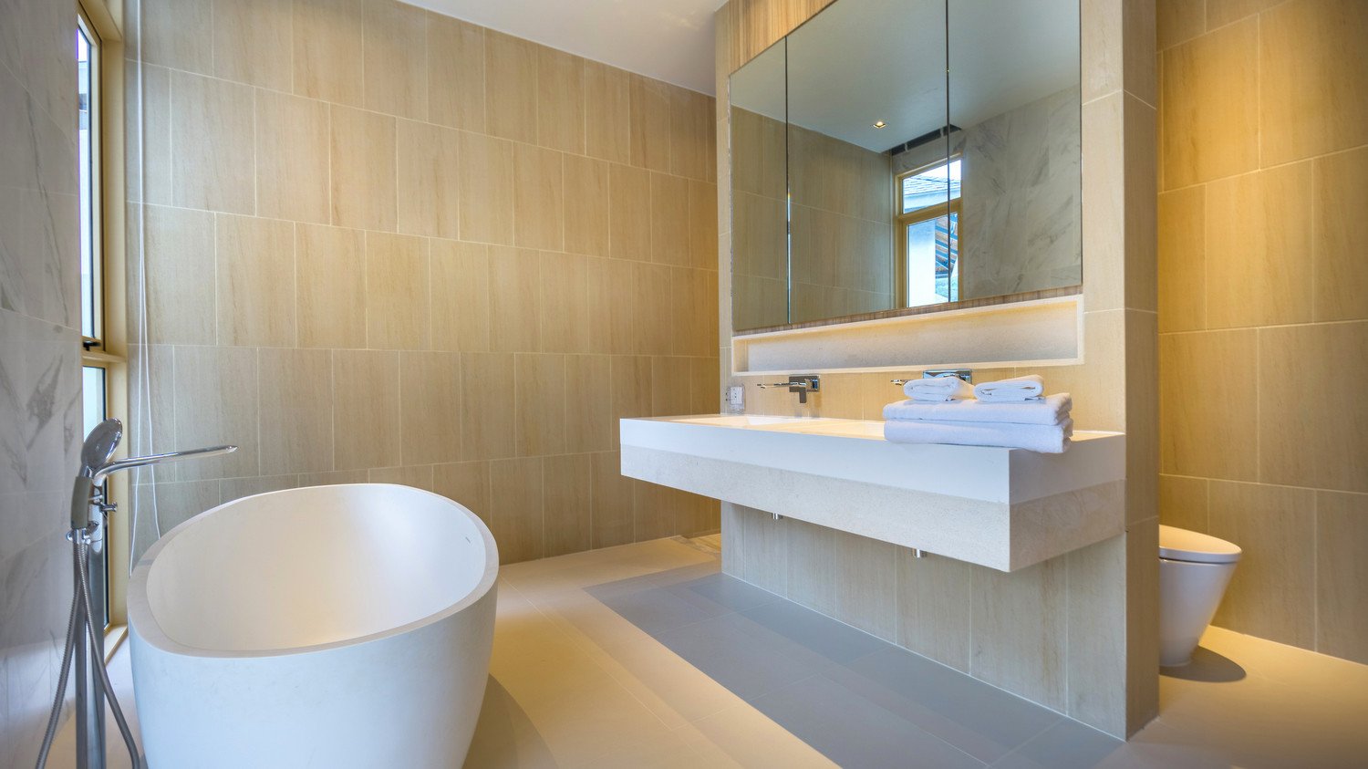 Property image - full photo 12