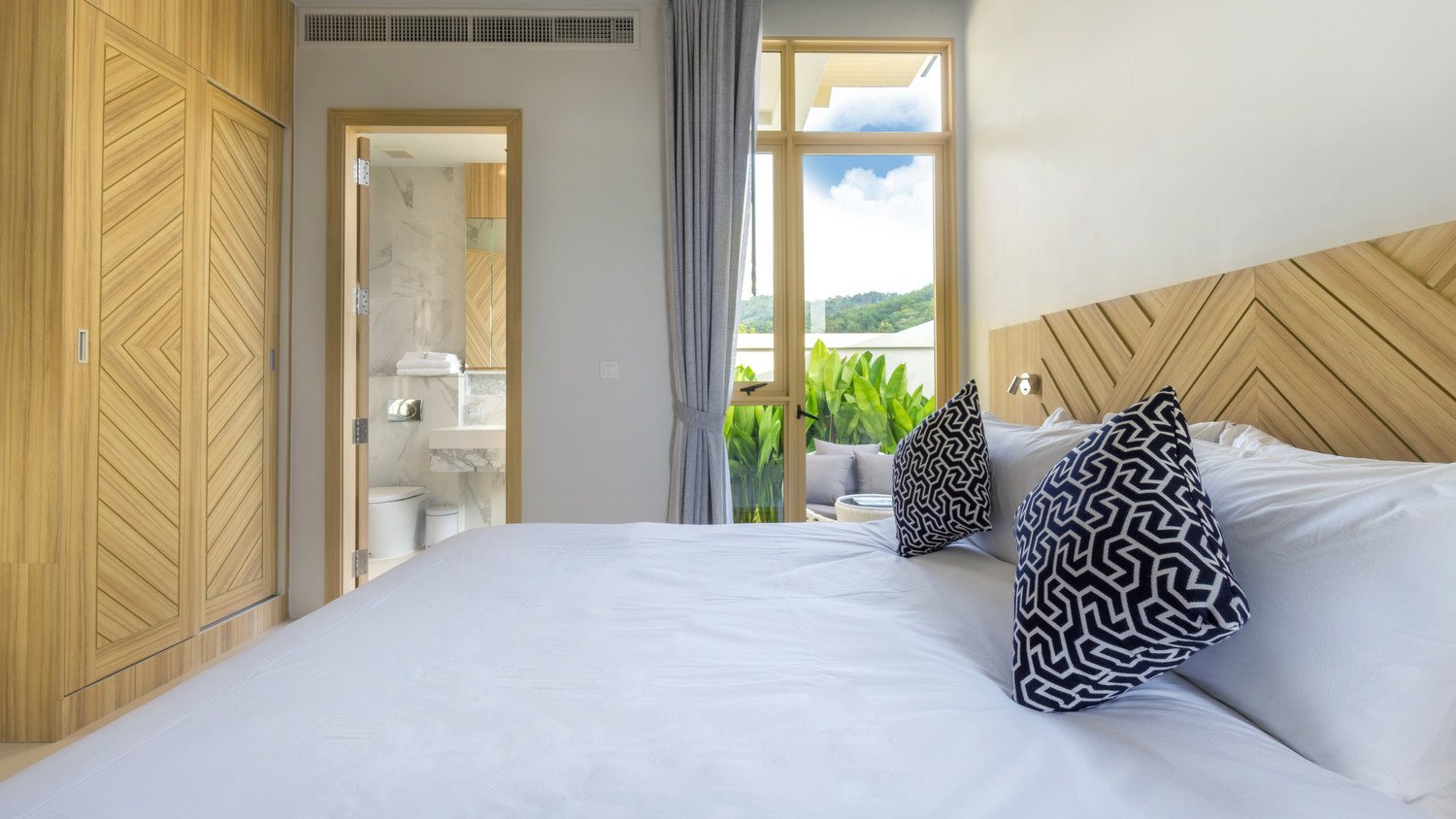 Property image - full photo 16