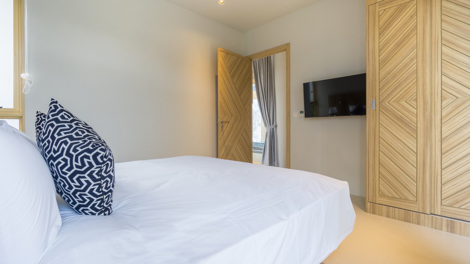 Property image - full photo 17