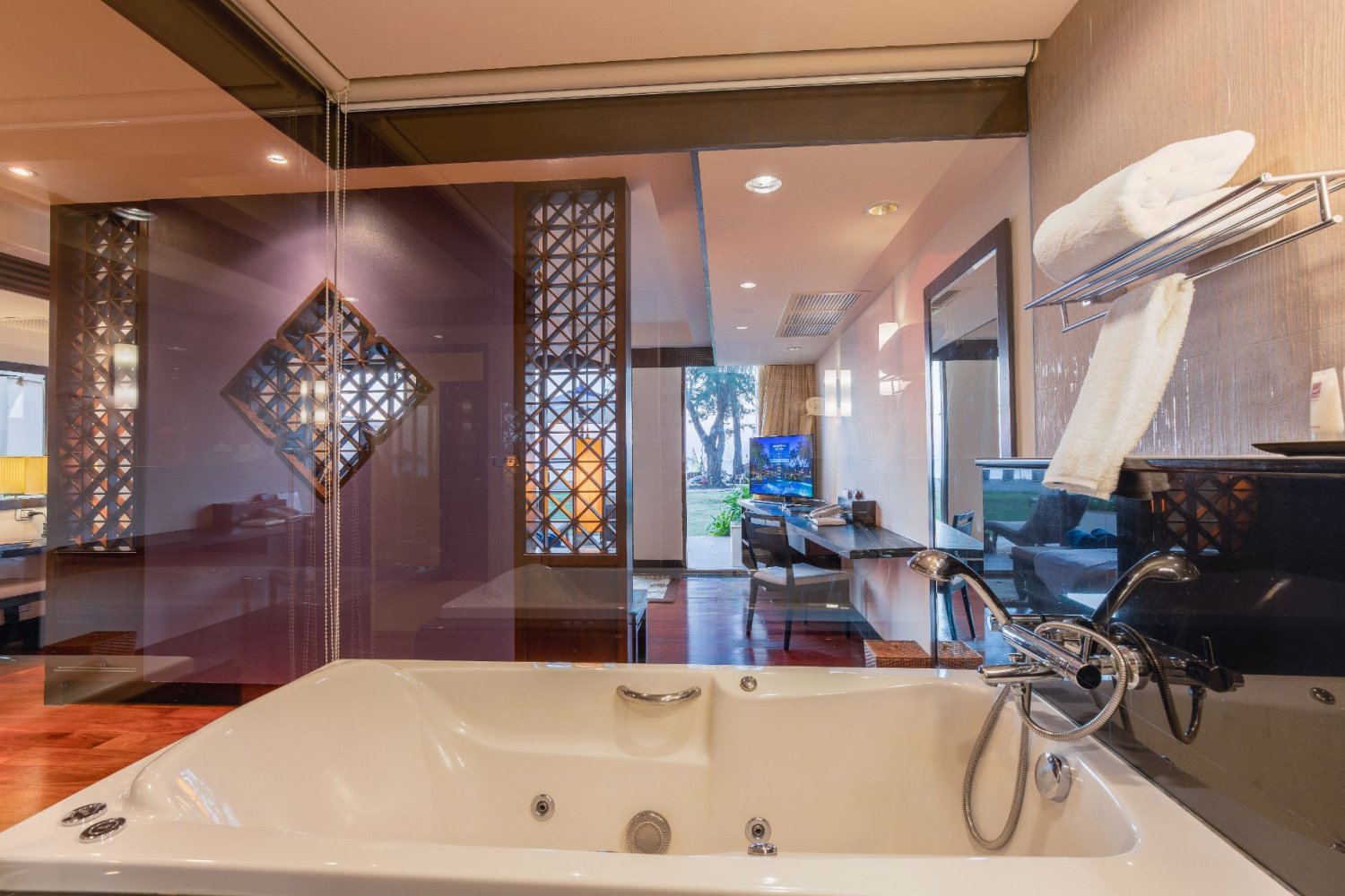 Property image - full photo 37