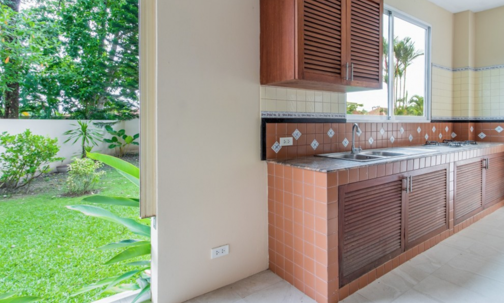 Property image - full photo 5