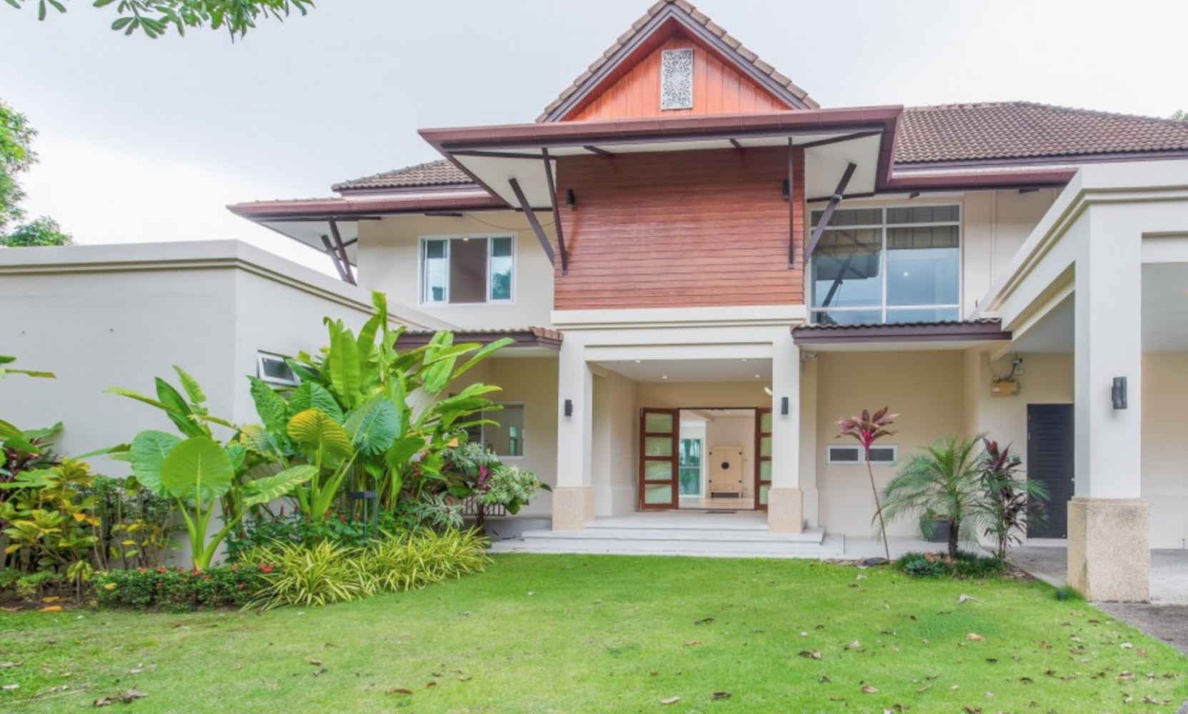 Property image - full photo 2