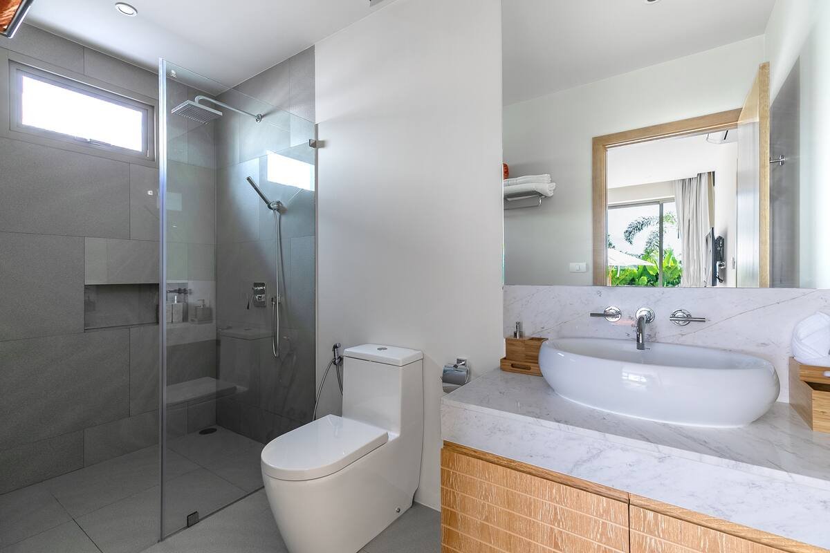 Property image - full photo 13