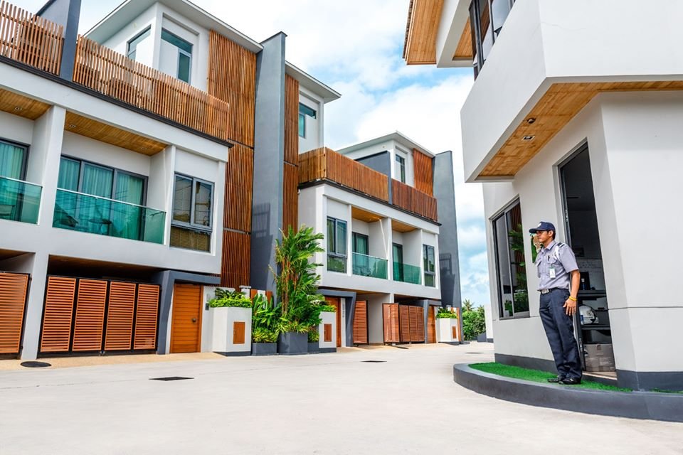 Property image - full photo 3