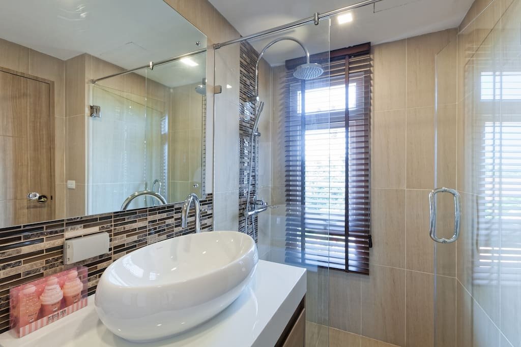 Property image - full photo 16