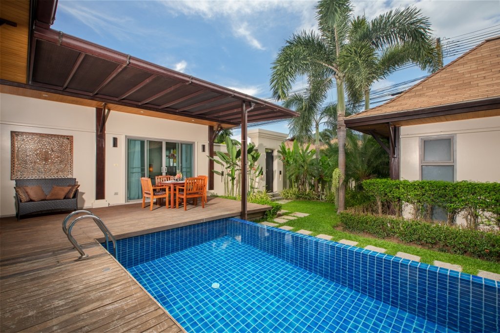 Property image - full photo 2