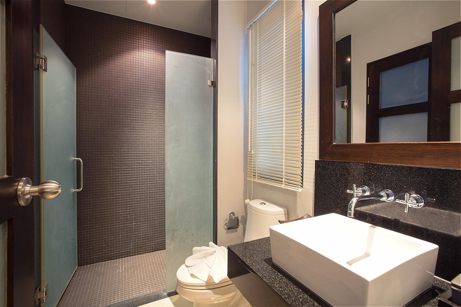Property image - full photo 17