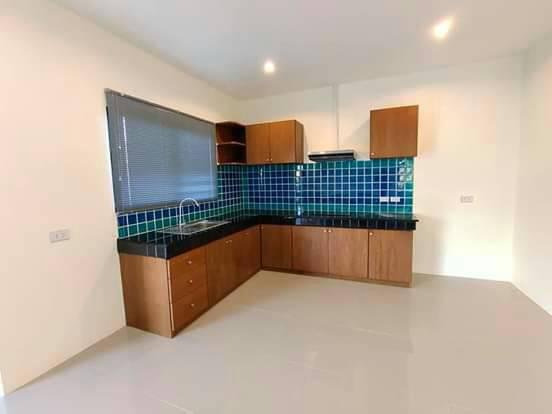Property image - full photo 11