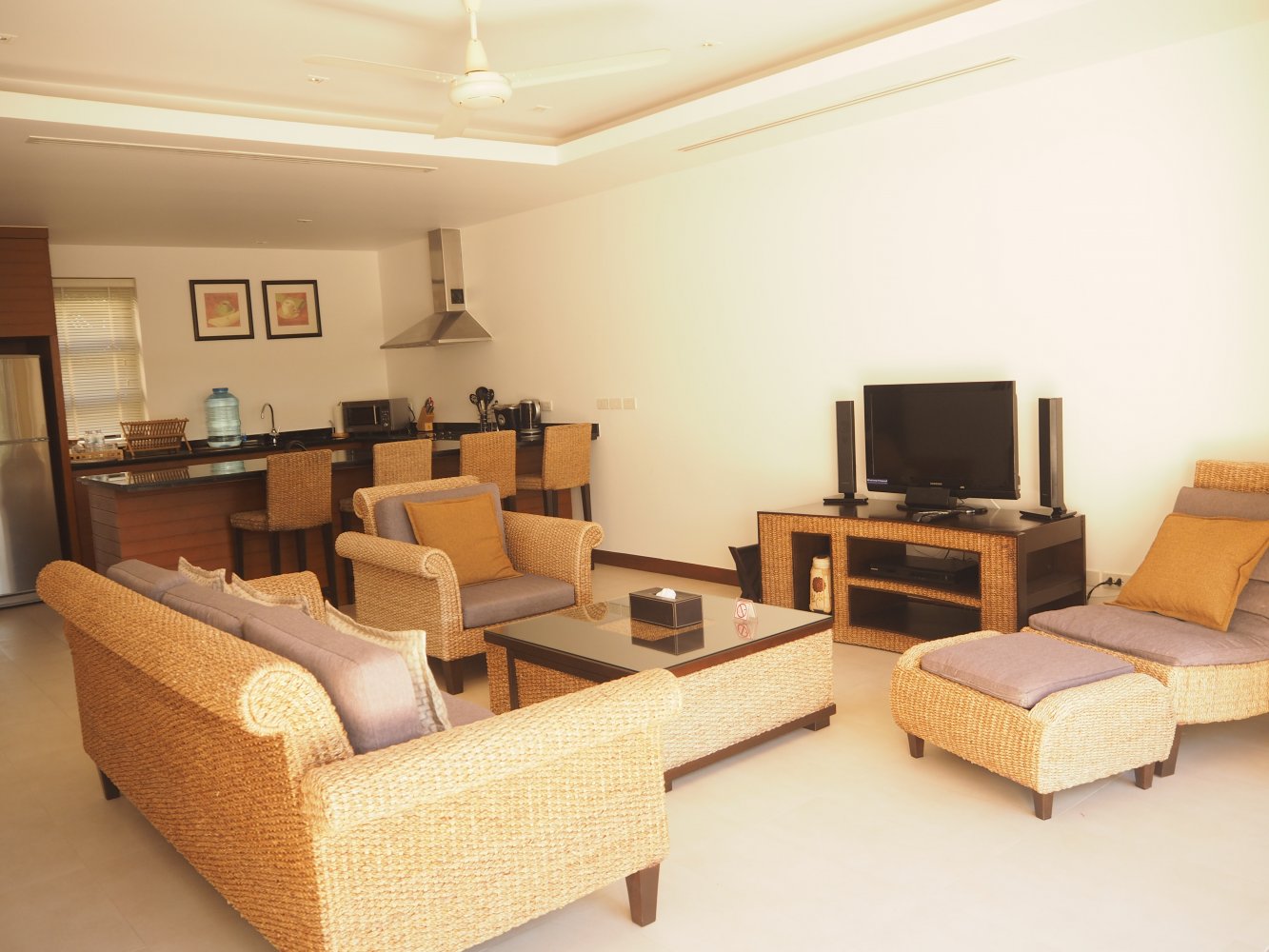 Property image - full photo 4
