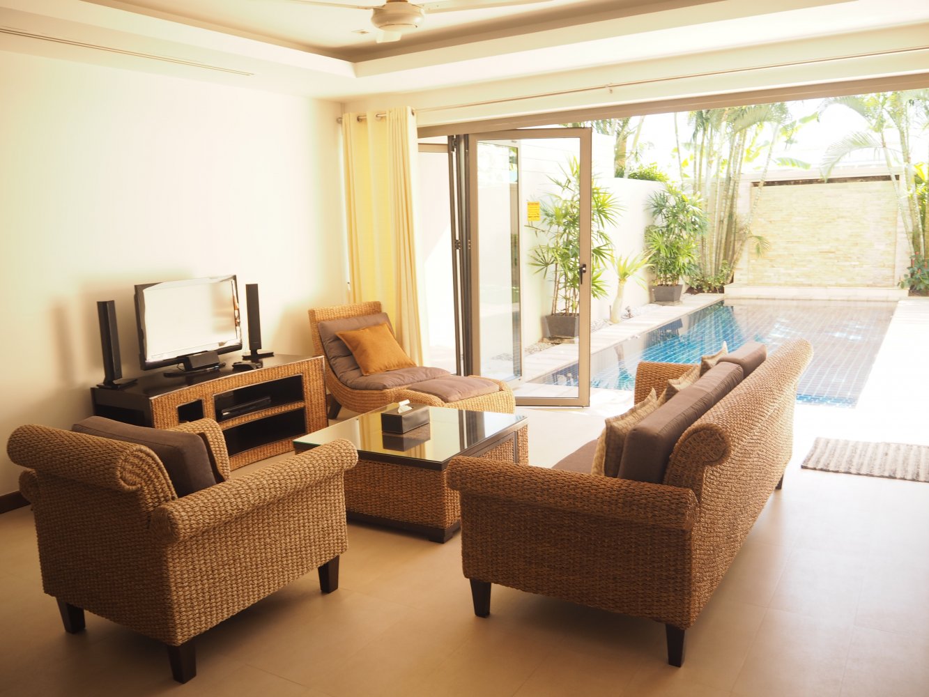 Property image - full photo 5