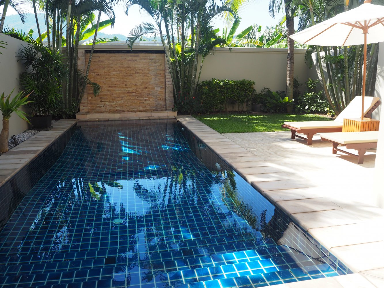 Property image - full photo 2