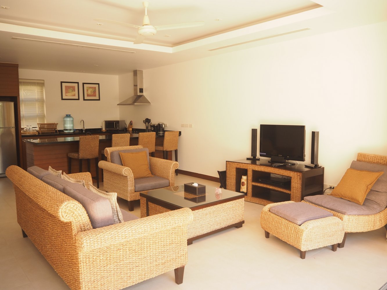 Property image - full photo 3