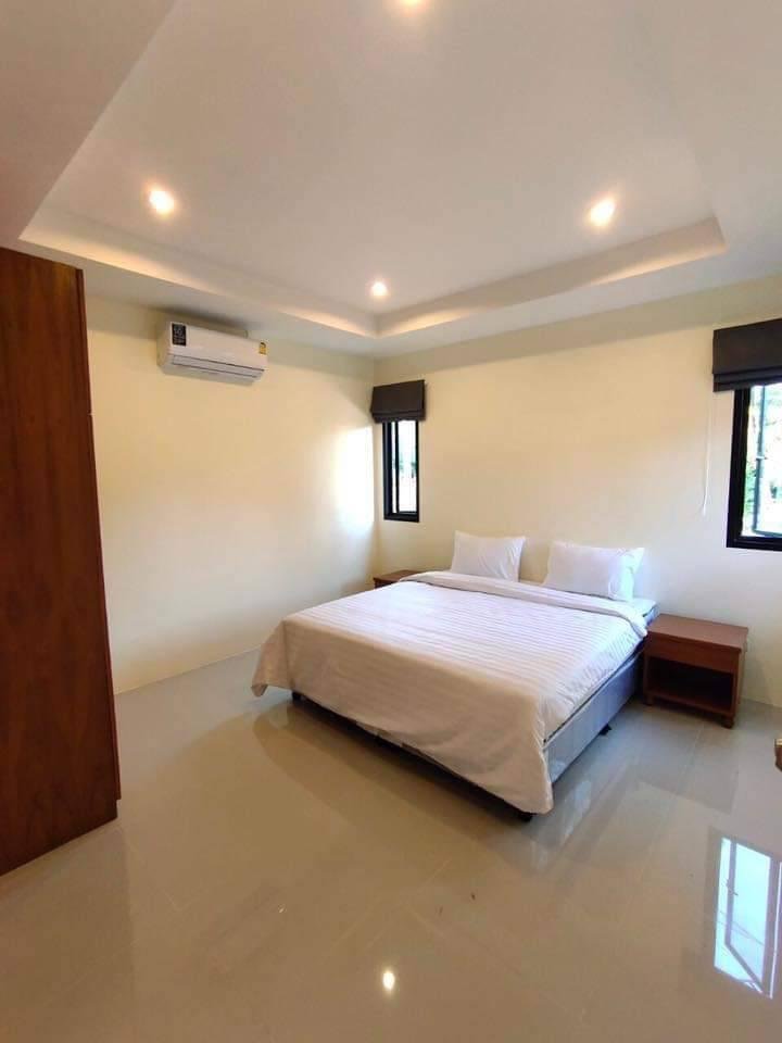 Property image - full photo 16