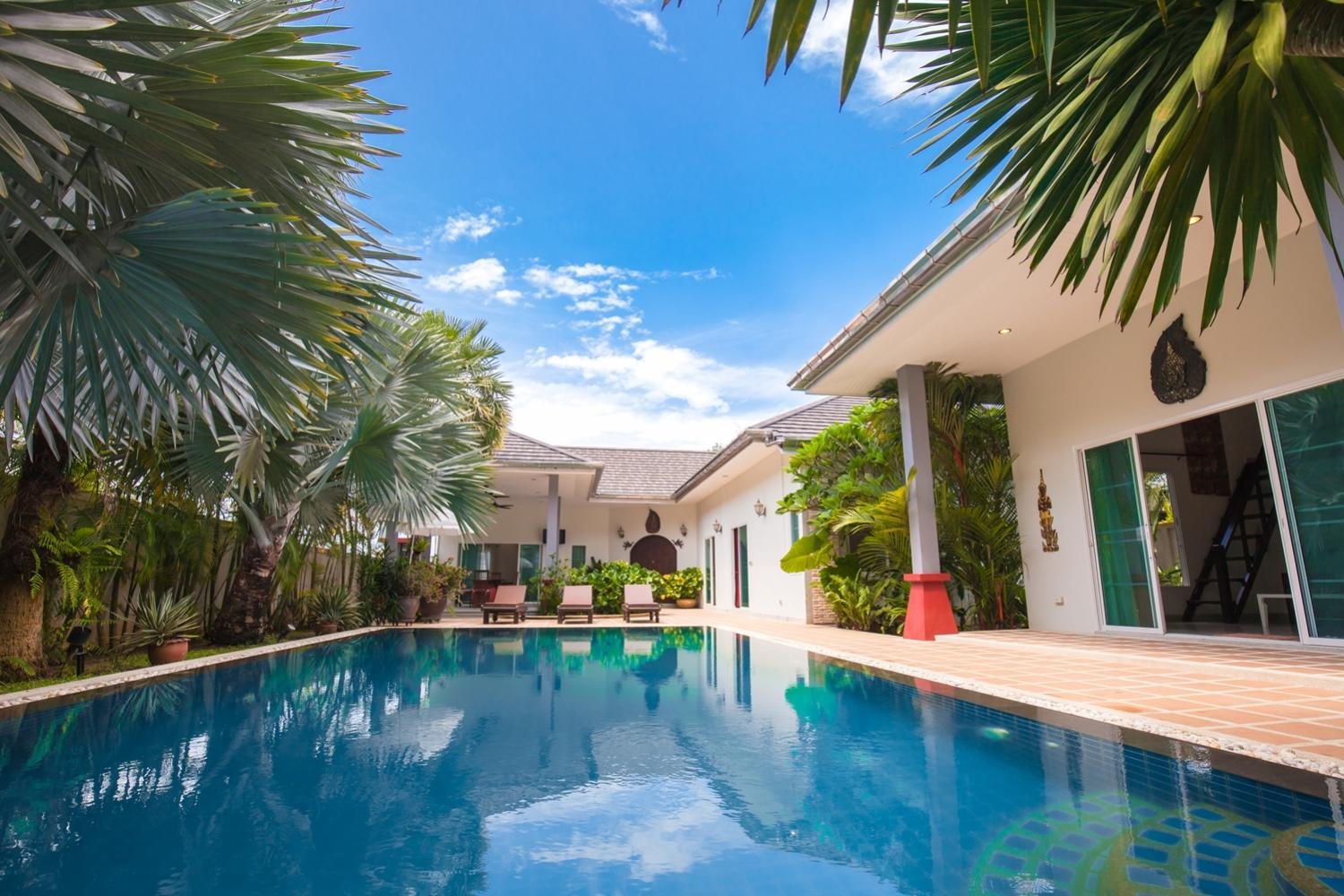 Property image - full photo 1