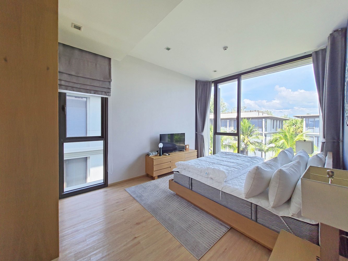 Property image - full photo 36
