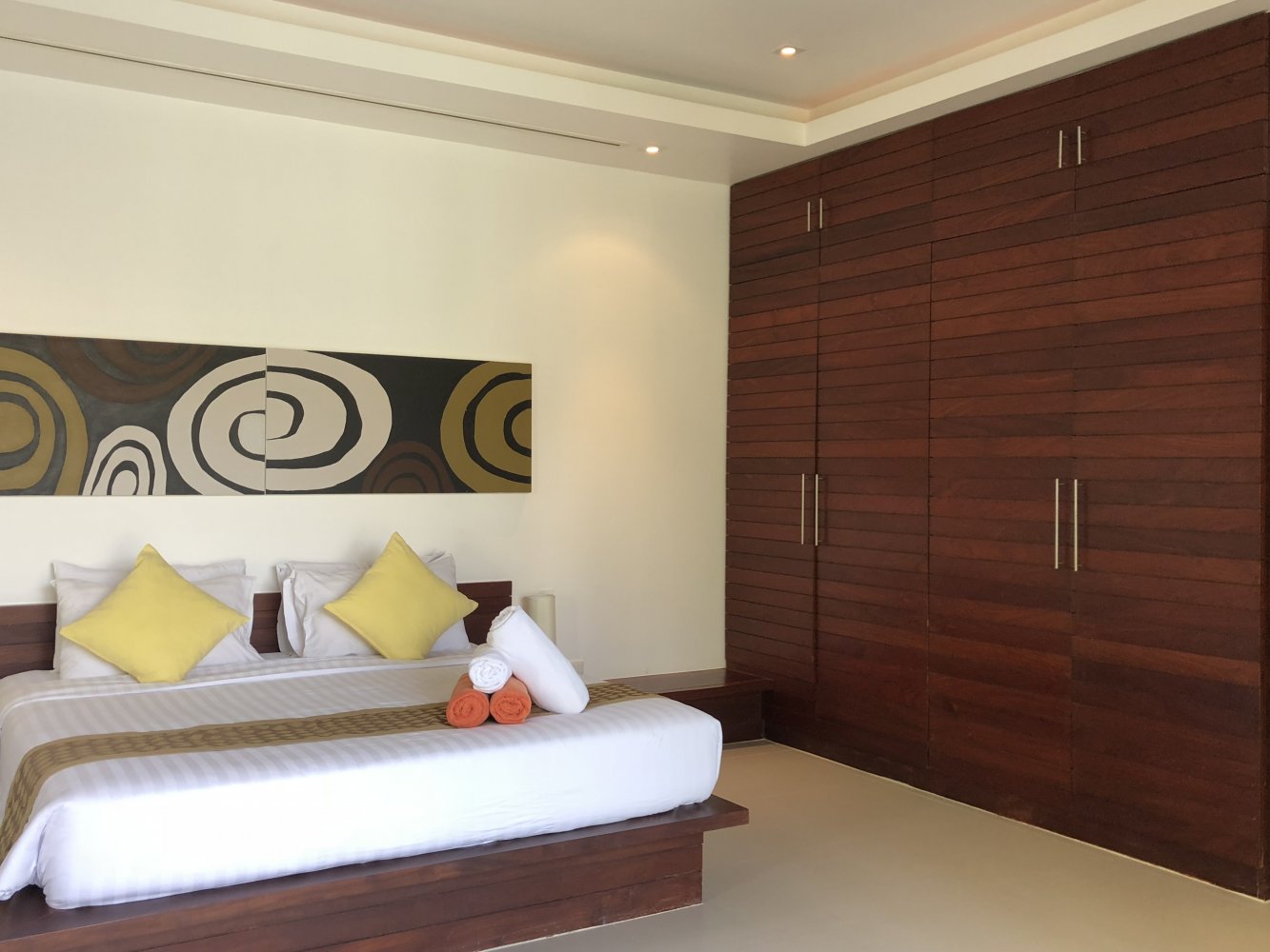 Property image - full photo 4