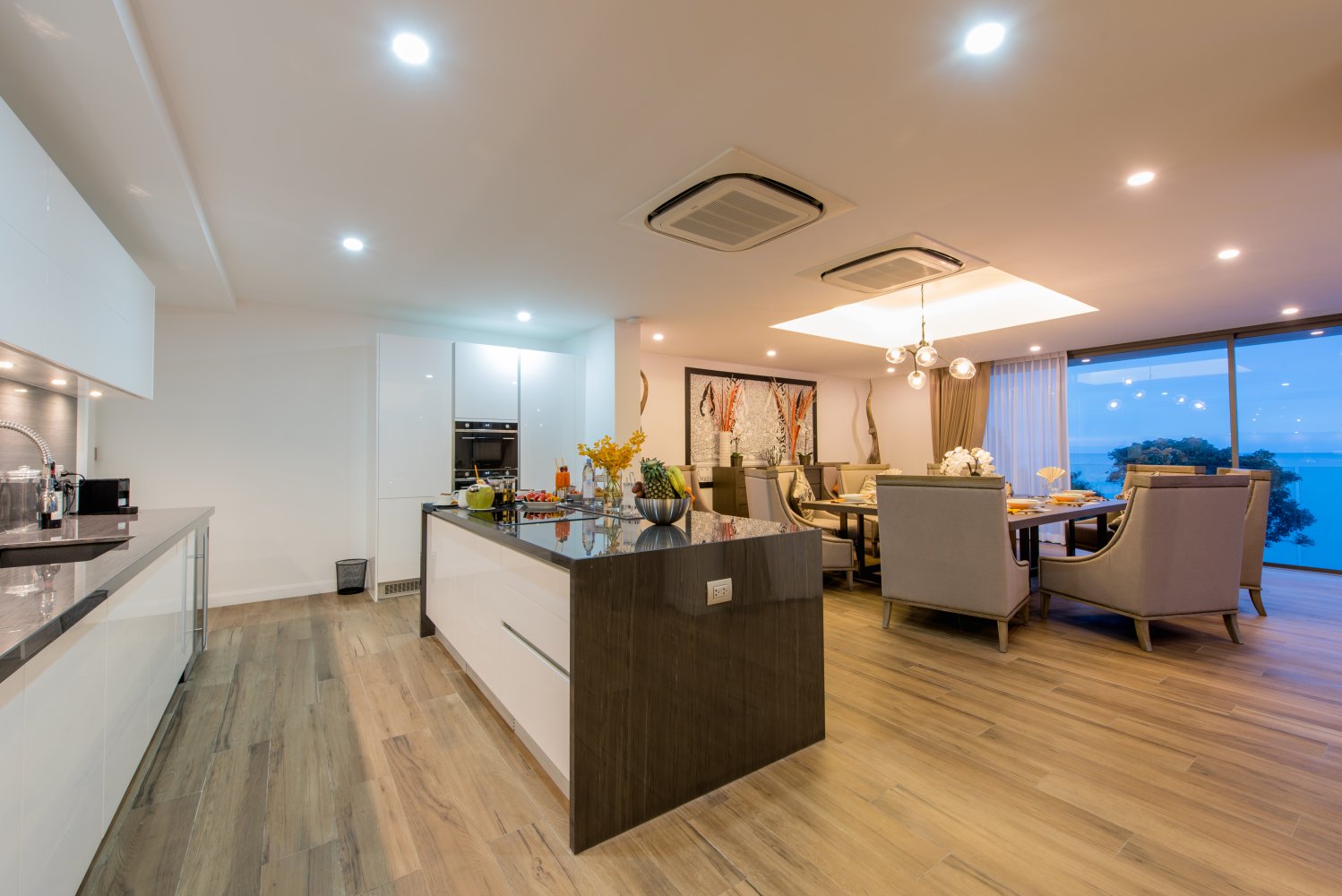 Property image - full photo 16