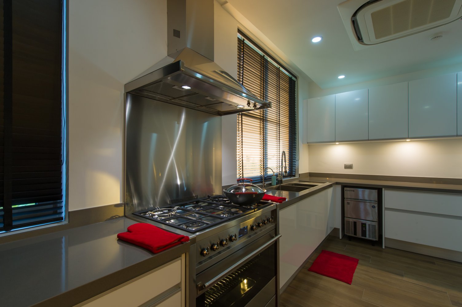 Property image - full photo 14