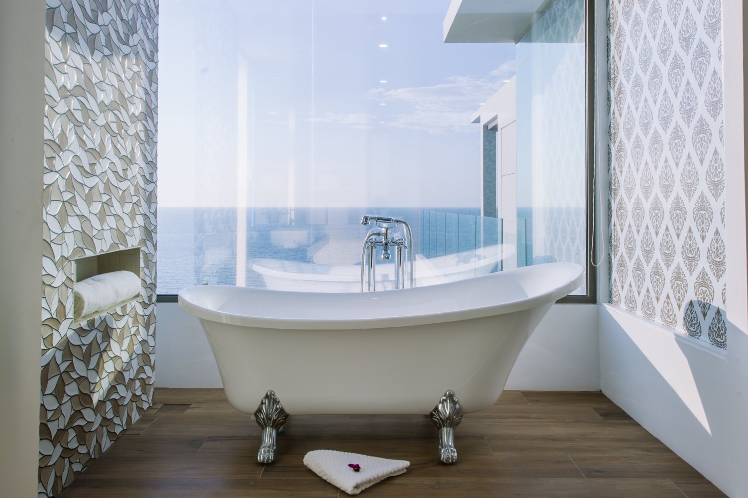 Property image - full photo 10