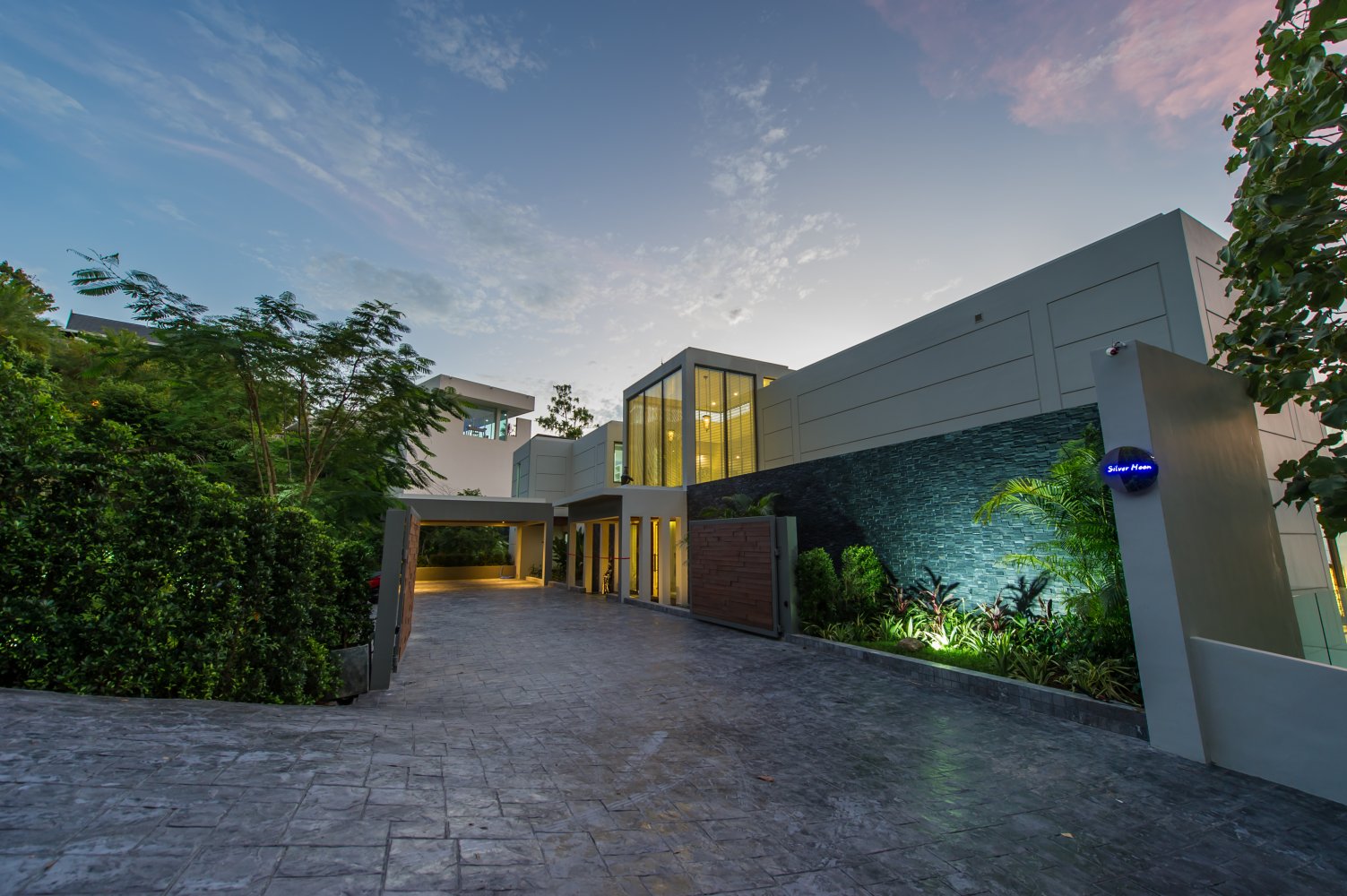 Property image - full photo 18