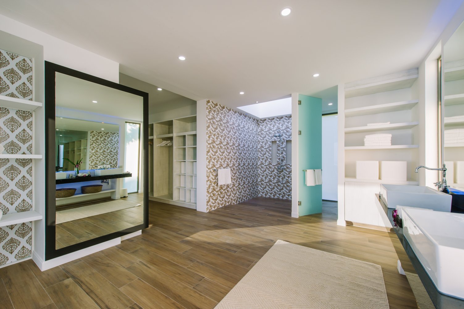 Property image - full photo 11