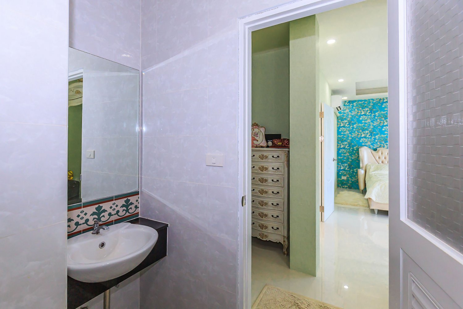 Property image - full photo 25