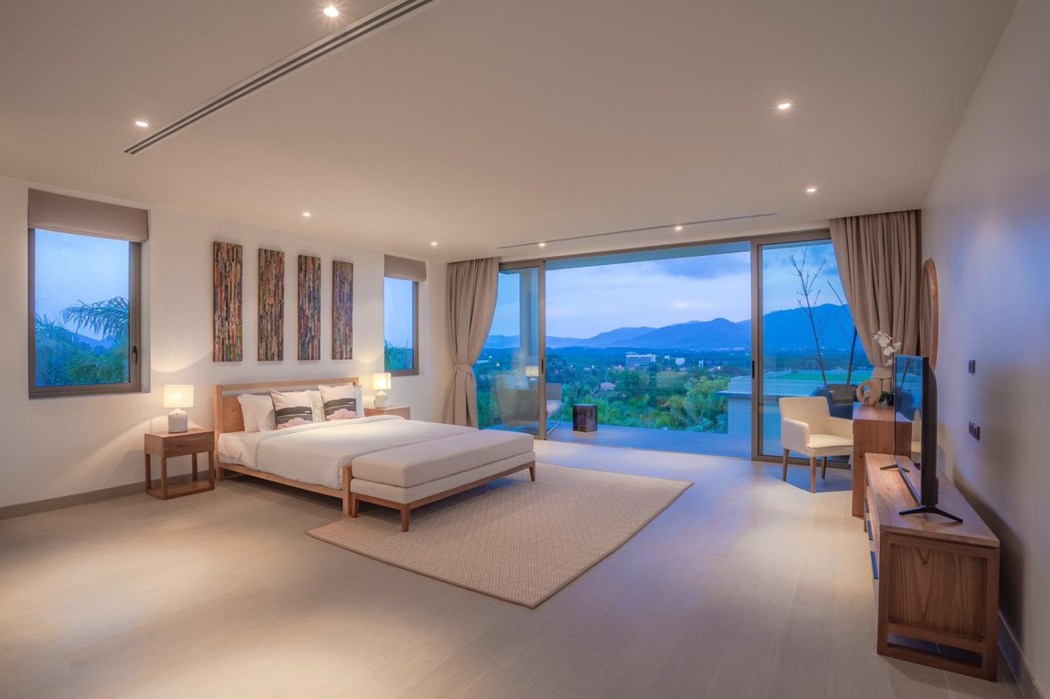 Property image - full photo 1