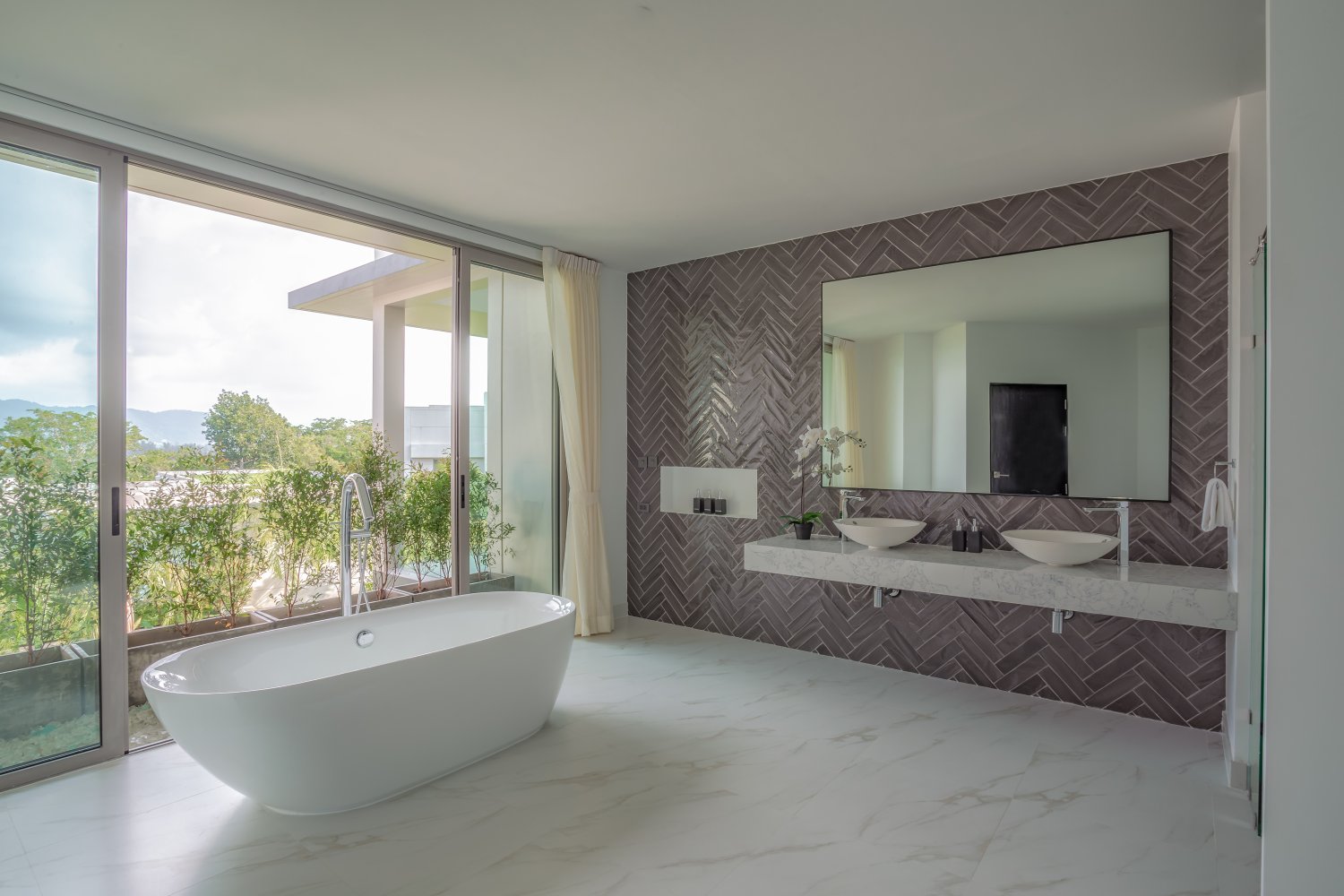 Property image - full photo 16
