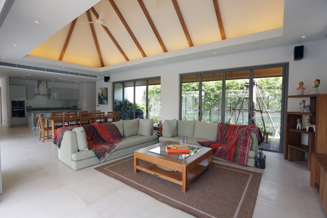Property image - full photo 2