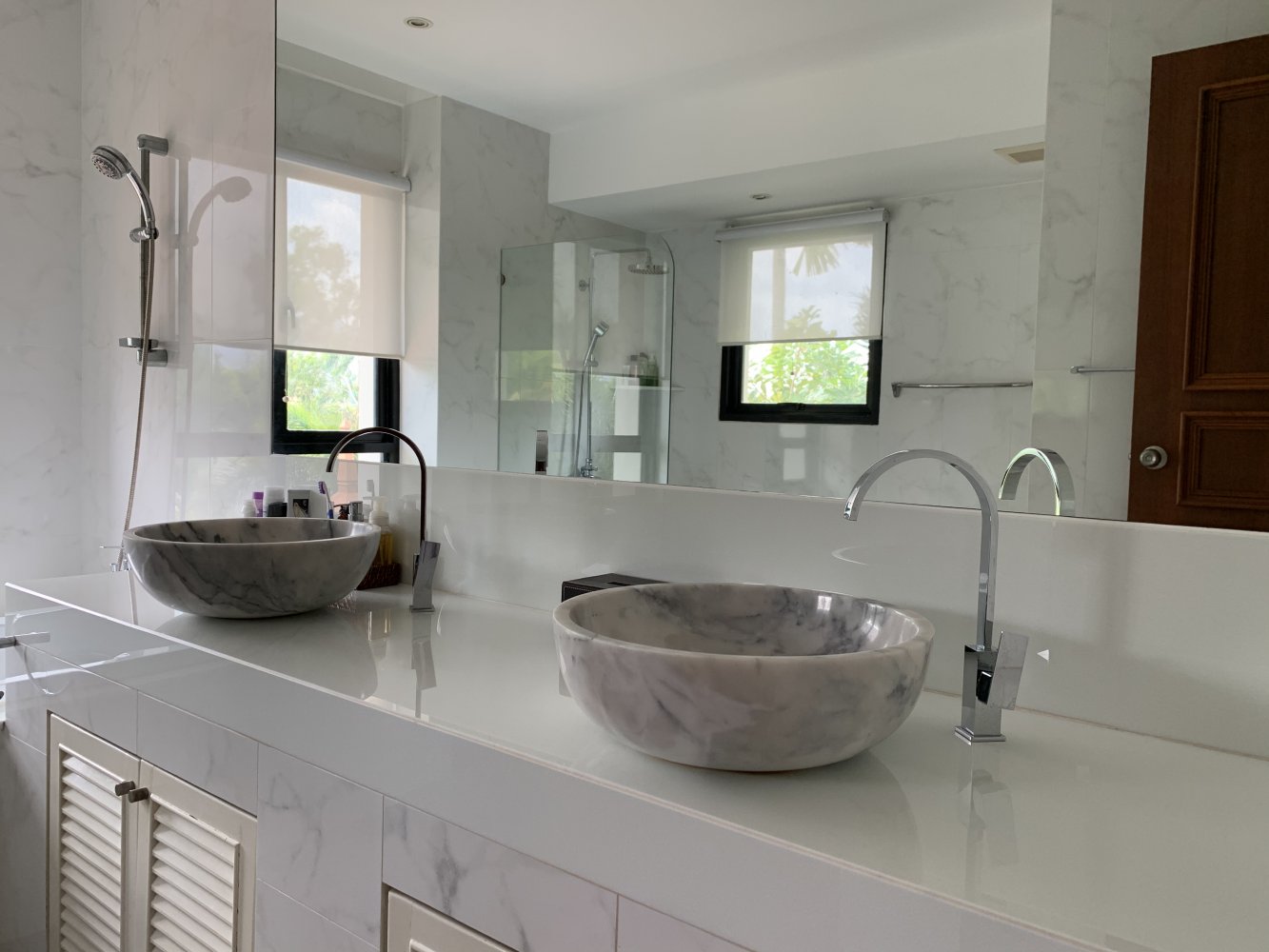 Property image - full photo 11