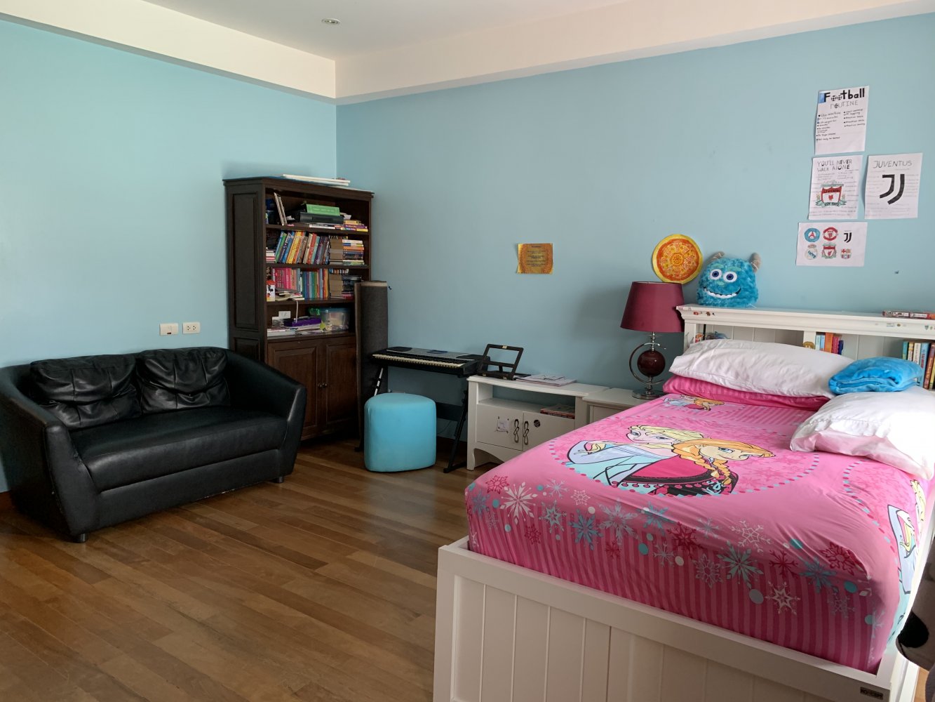 Property image - full photo 17