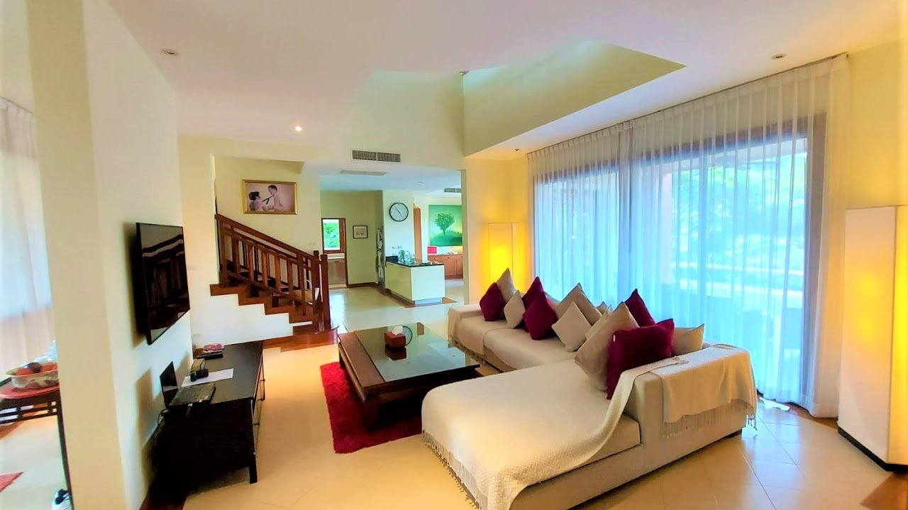 Property image - full photo 10