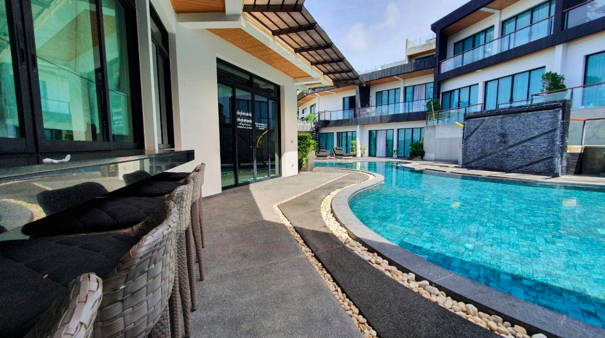Property image - full photo 2