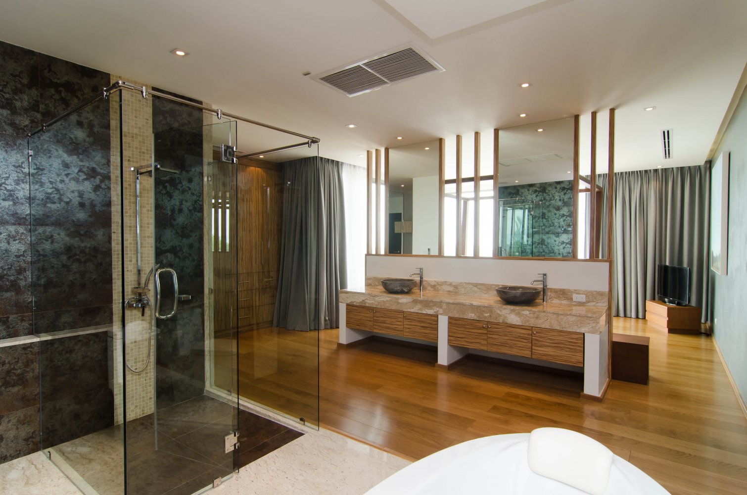 Property image - full photo 20