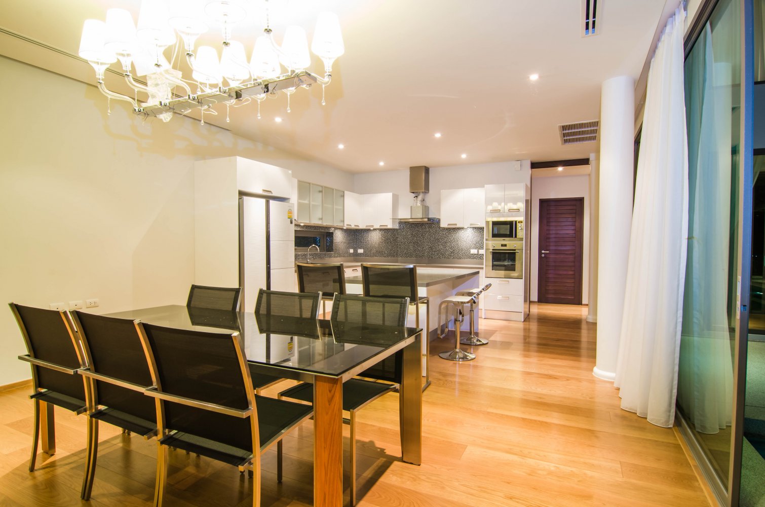 Property image - full photo 10