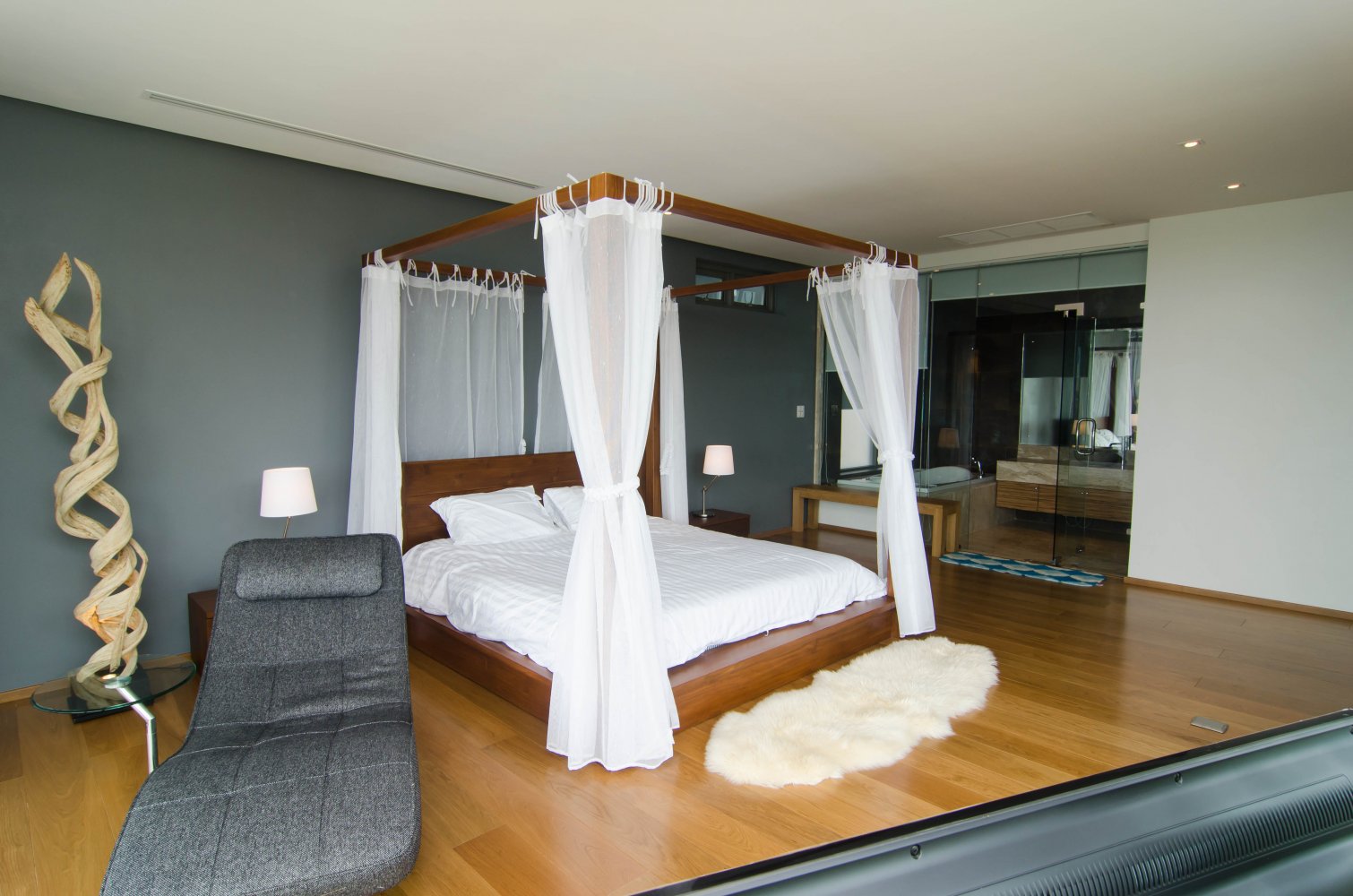 Property image - full photo 25
