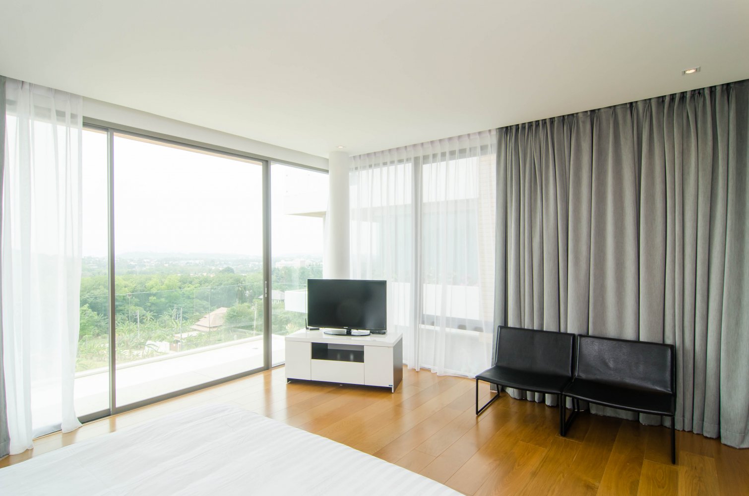 Property image - full photo 29