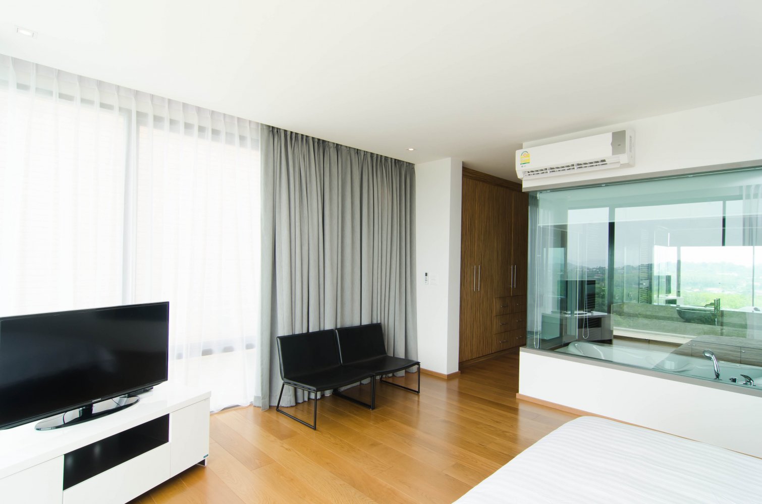Property image - full photo 13