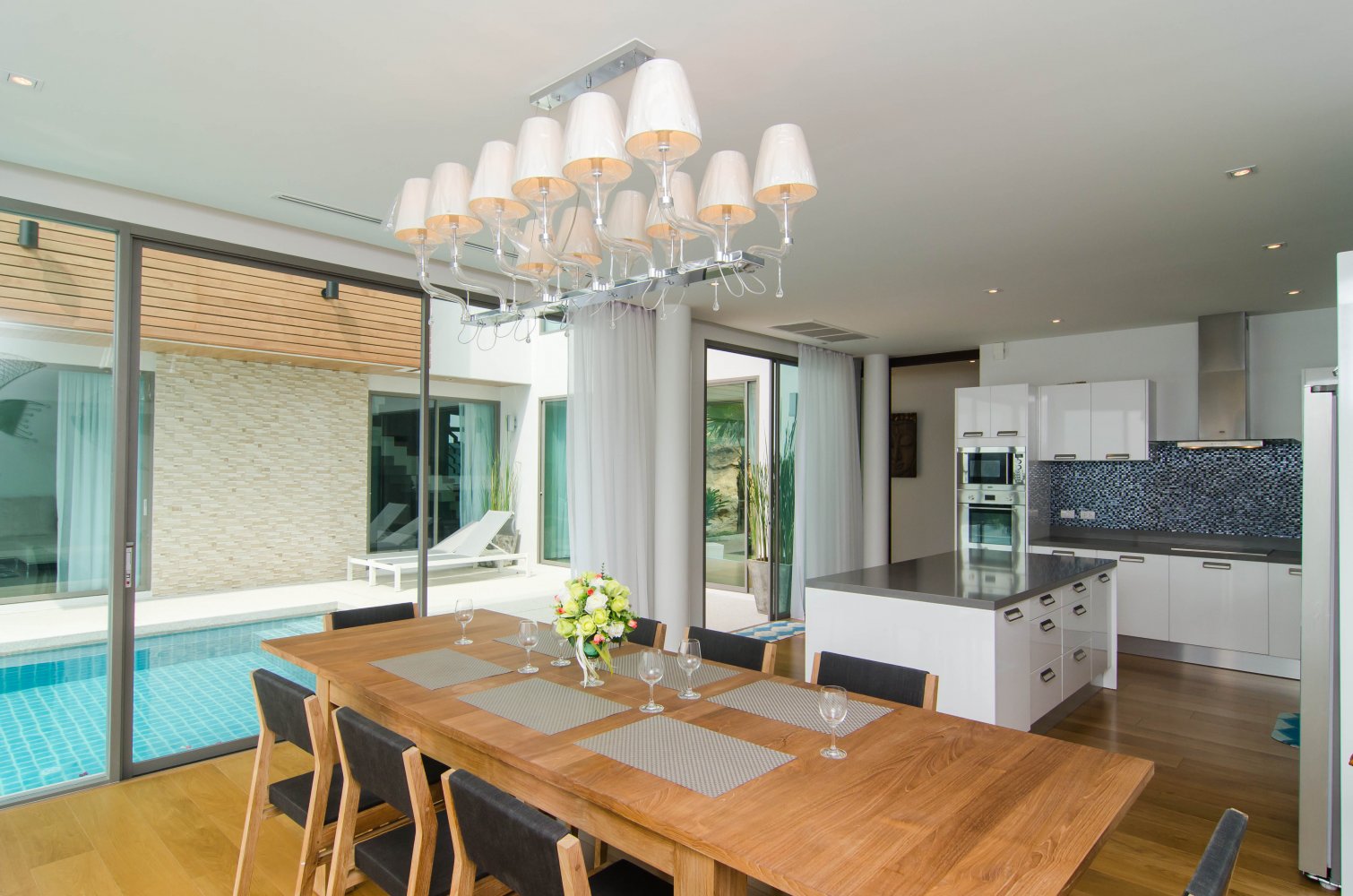 Property image - full photo 11
