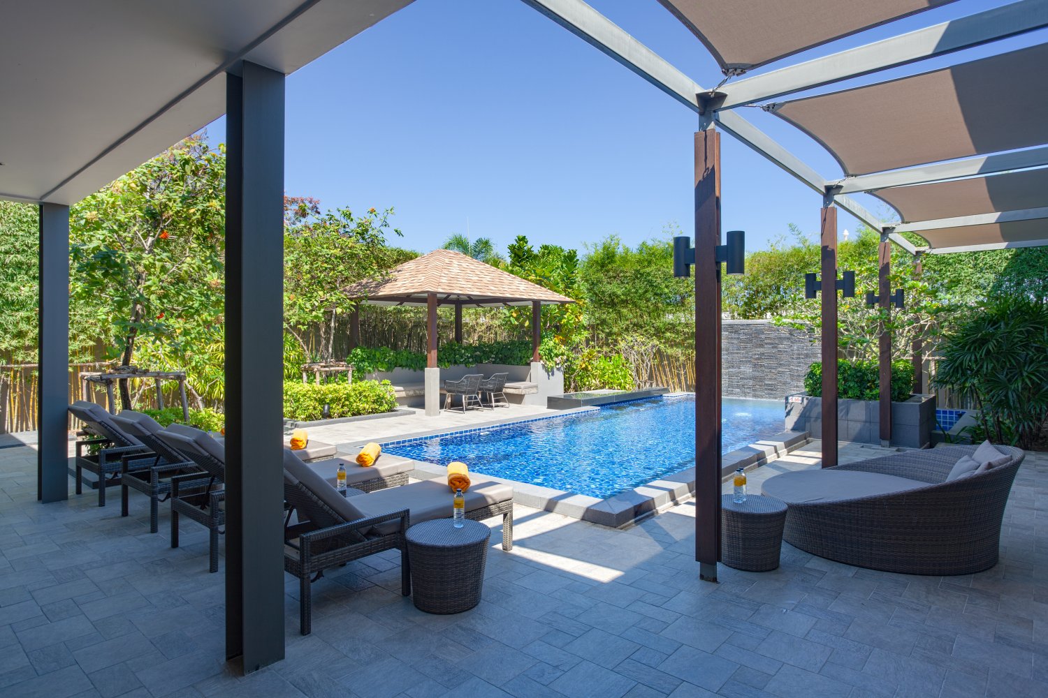 Property image - full photo 1