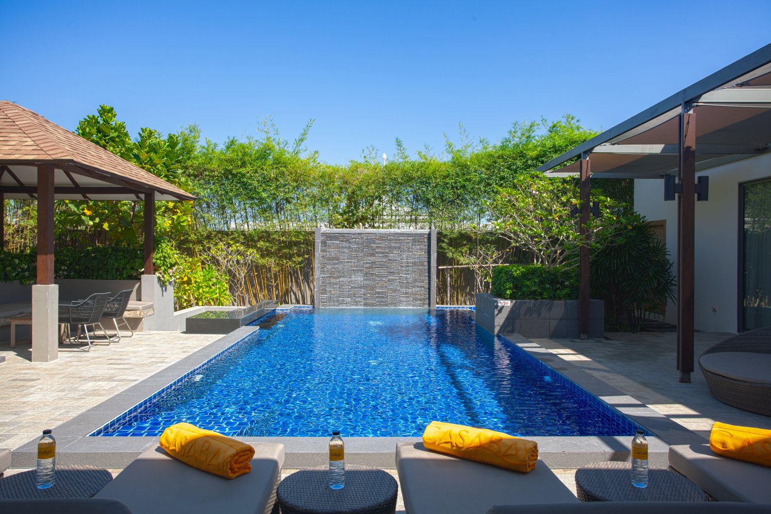 Property image - full photo 2