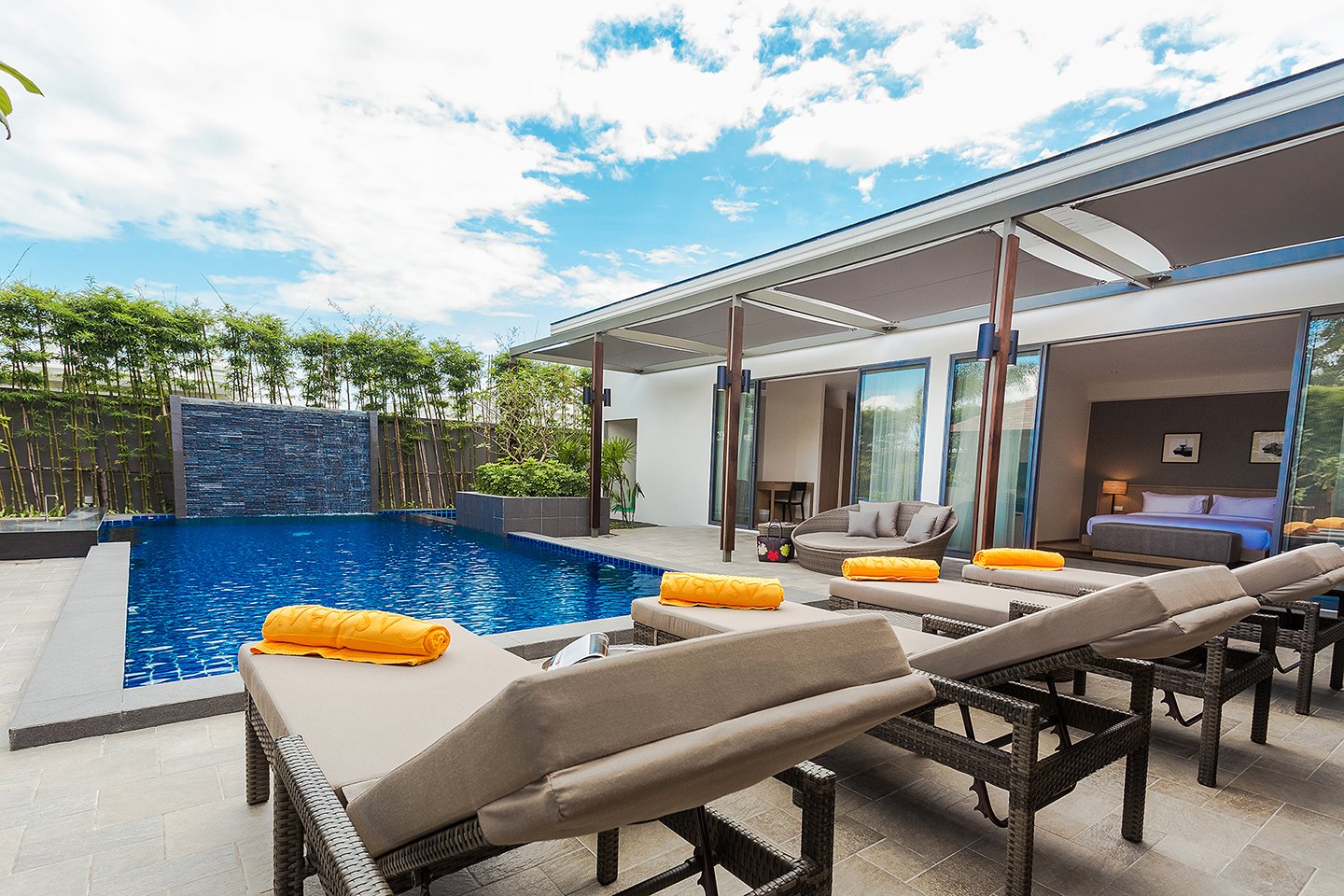 Property image - full photo 4