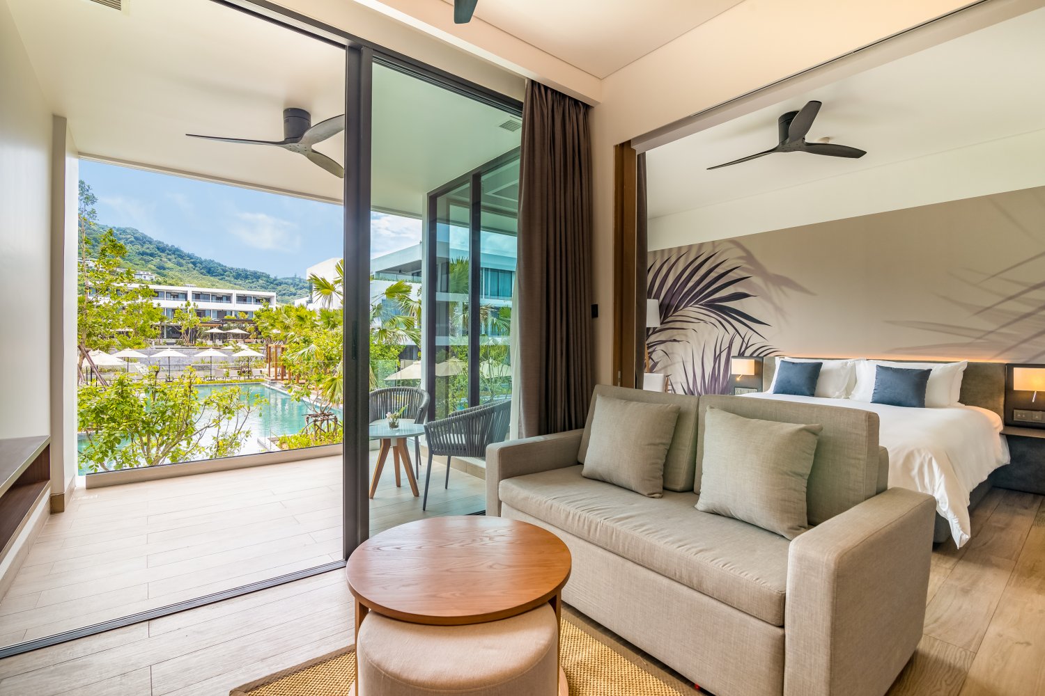 Property image - full photo 2
