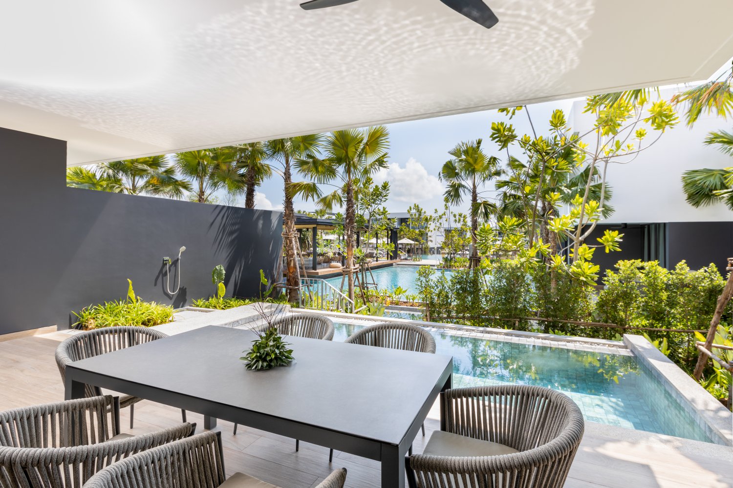 Property image - full photo 2